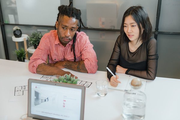 Comment les entreprises de services de gestion de projet peuvent-elles utiliser le marketing de contenu pour attirer des clients?